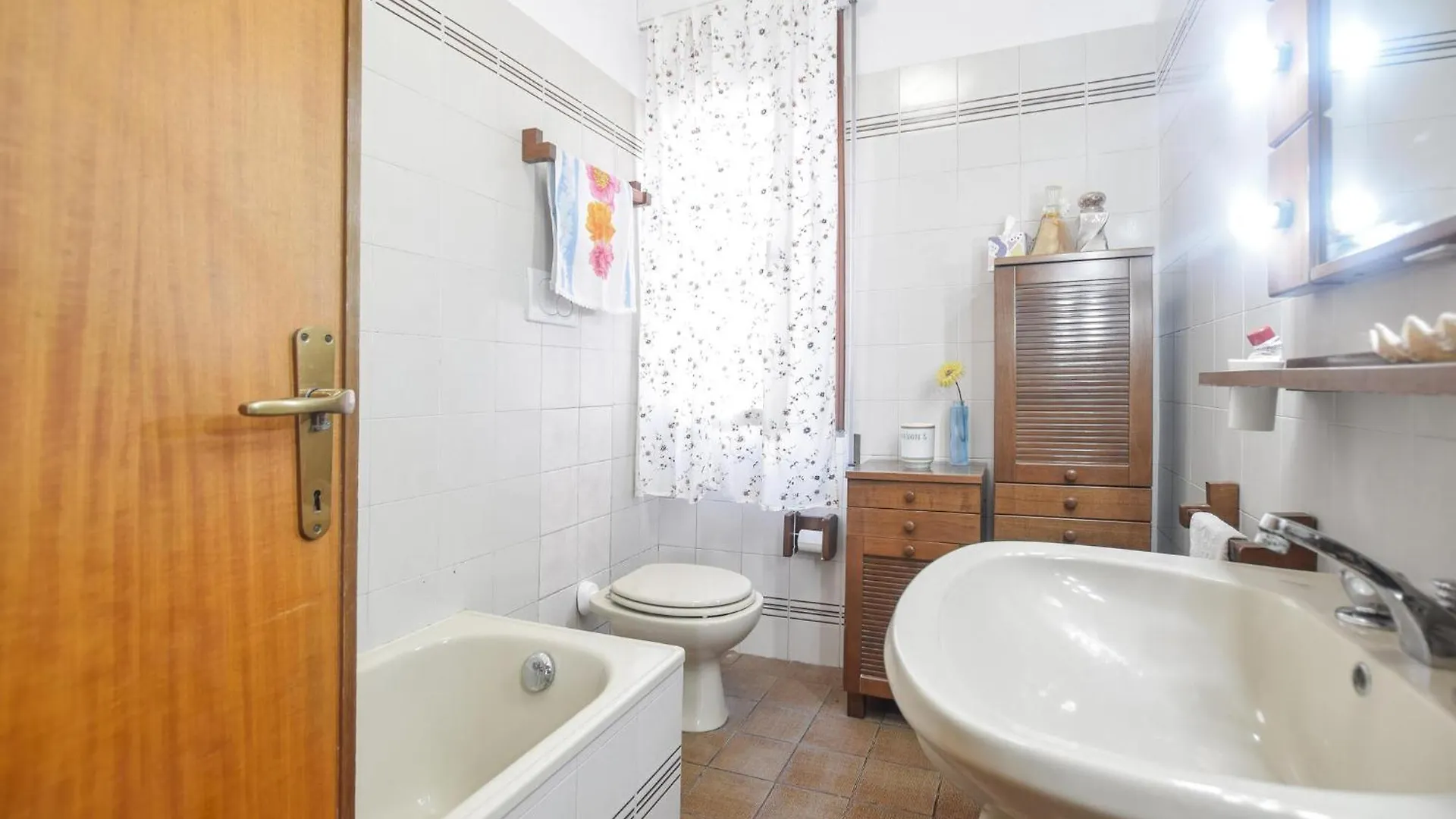 2 Bedroom Gorgeous Apartment In Lido Di Camaiore