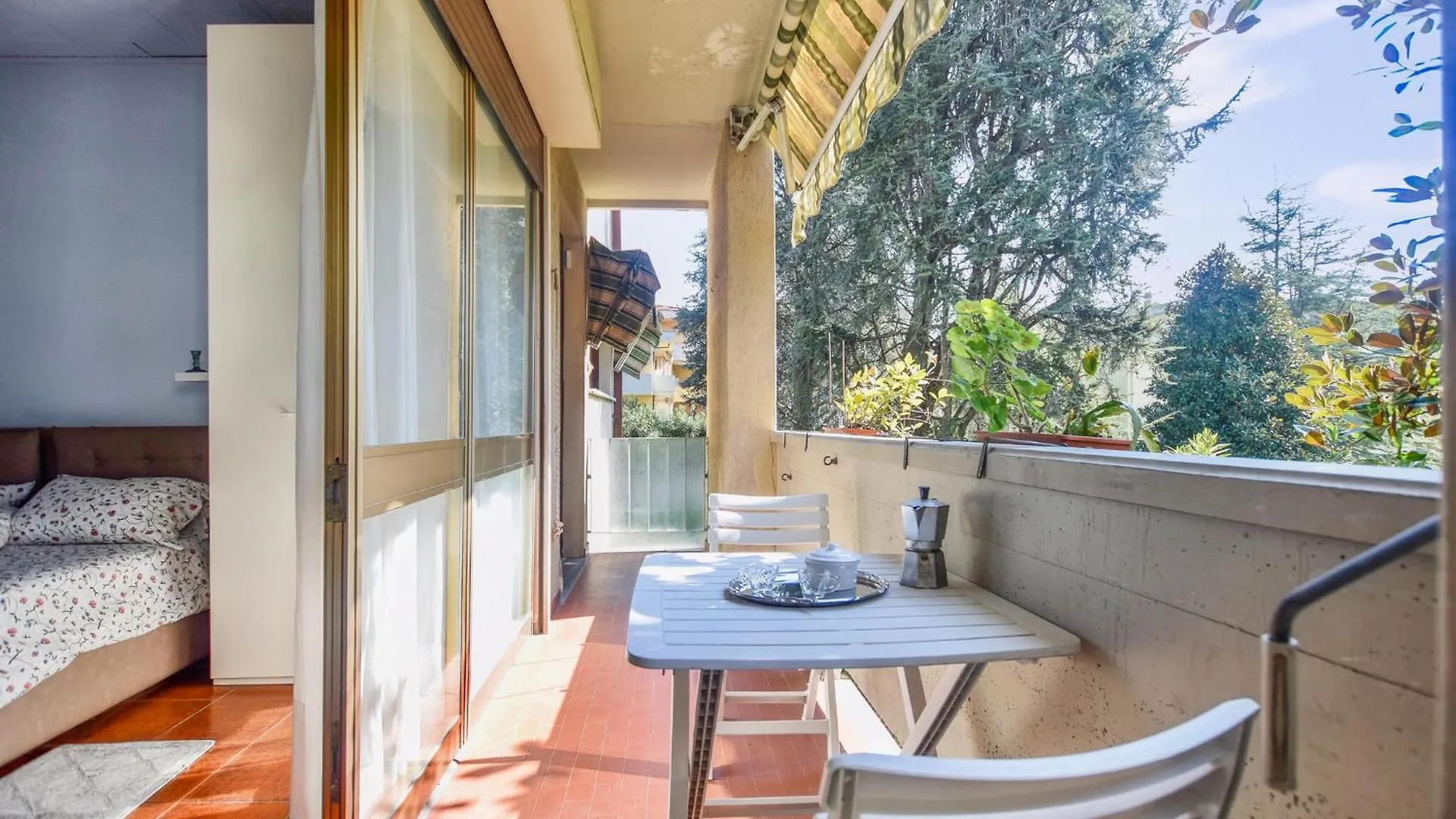 2 Bedroom Gorgeous Apartment In リド・ディ・カマイオーレ