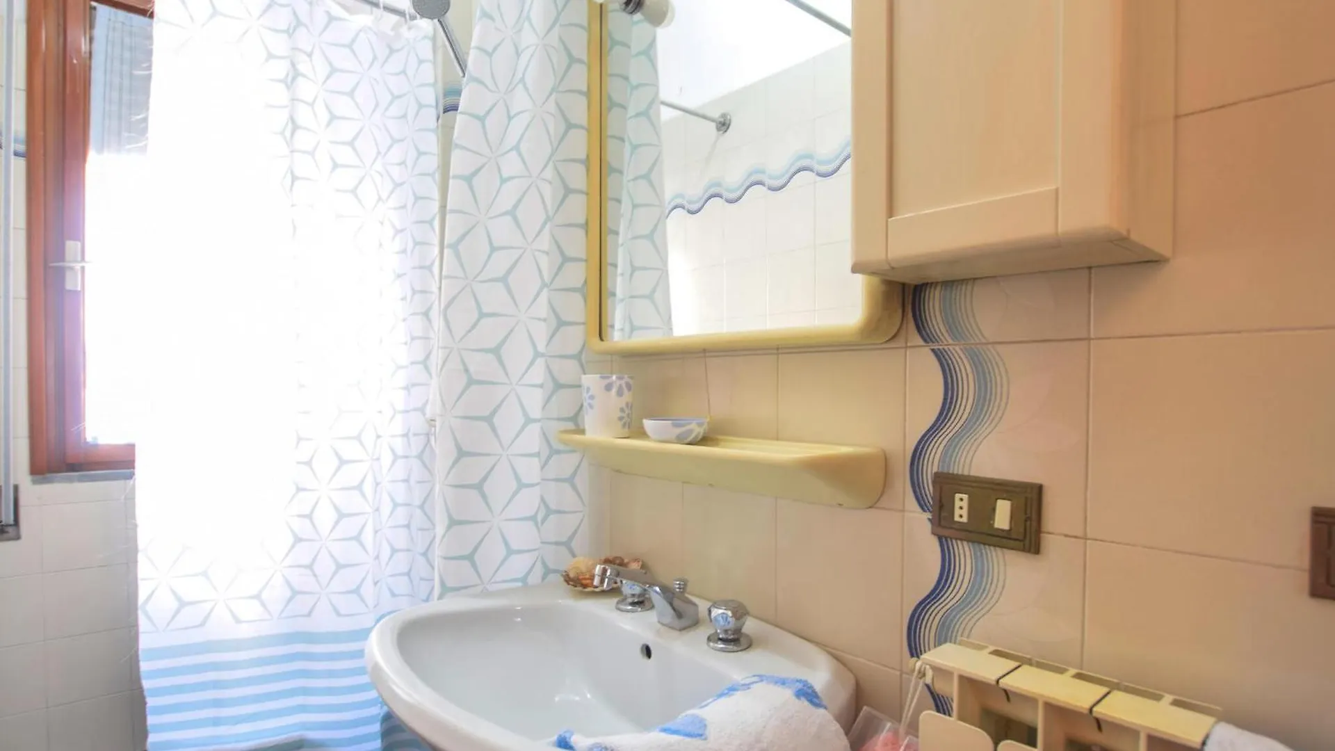 2 Bedroom Gorgeous Apartment In Lido Di Camaiore